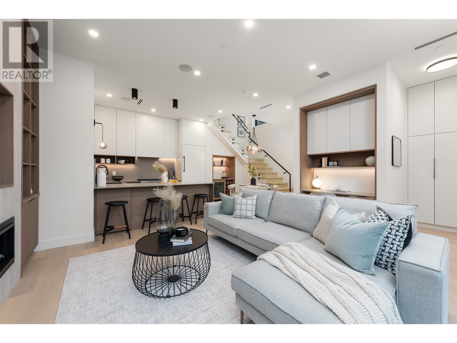 Listing Picture 4 of 40 : 1 351 E 38TH AVENUE, Vancouver / 溫哥華 - 魯藝地產 Yvonne Lu Group - MLS Medallion Club Member