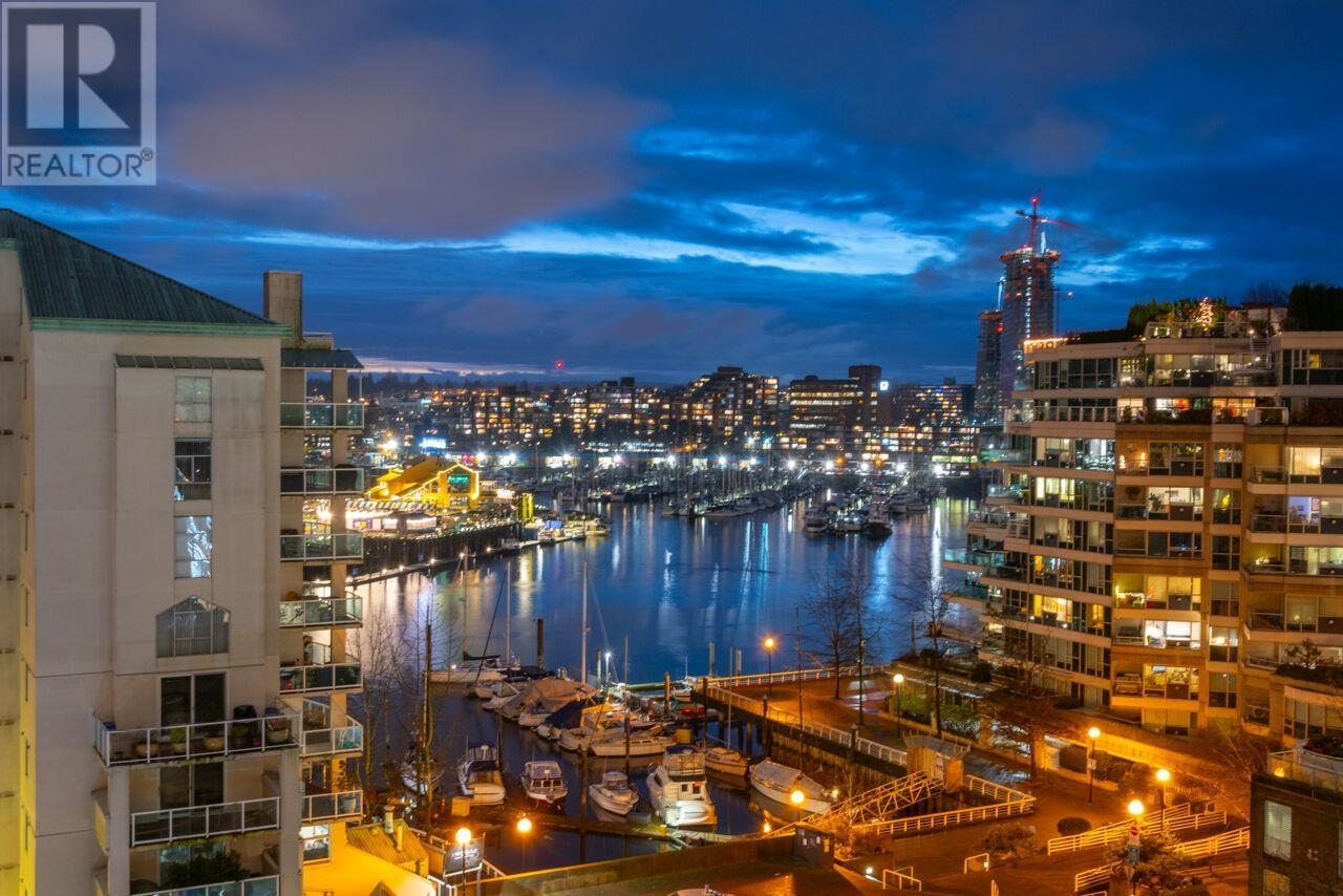 Listing Picture 14 of 35 : 805 1500 HOWE STREET, Vancouver / 溫哥華 - 魯藝地產 Yvonne Lu Group - MLS Medallion Club Member