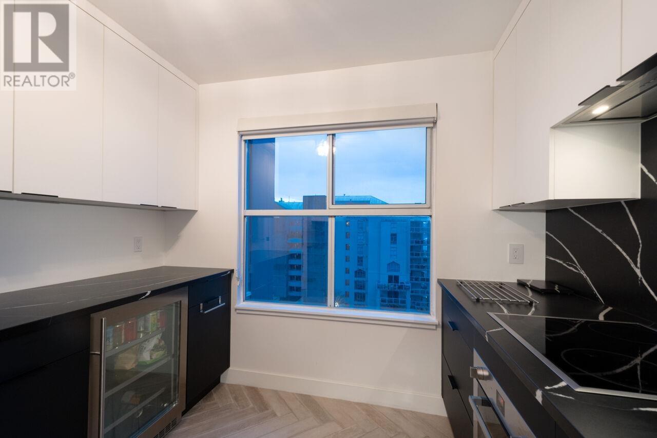 Listing Picture 18 of 35 : 805 1500 HOWE STREET, Vancouver / 溫哥華 - 魯藝地產 Yvonne Lu Group - MLS Medallion Club Member