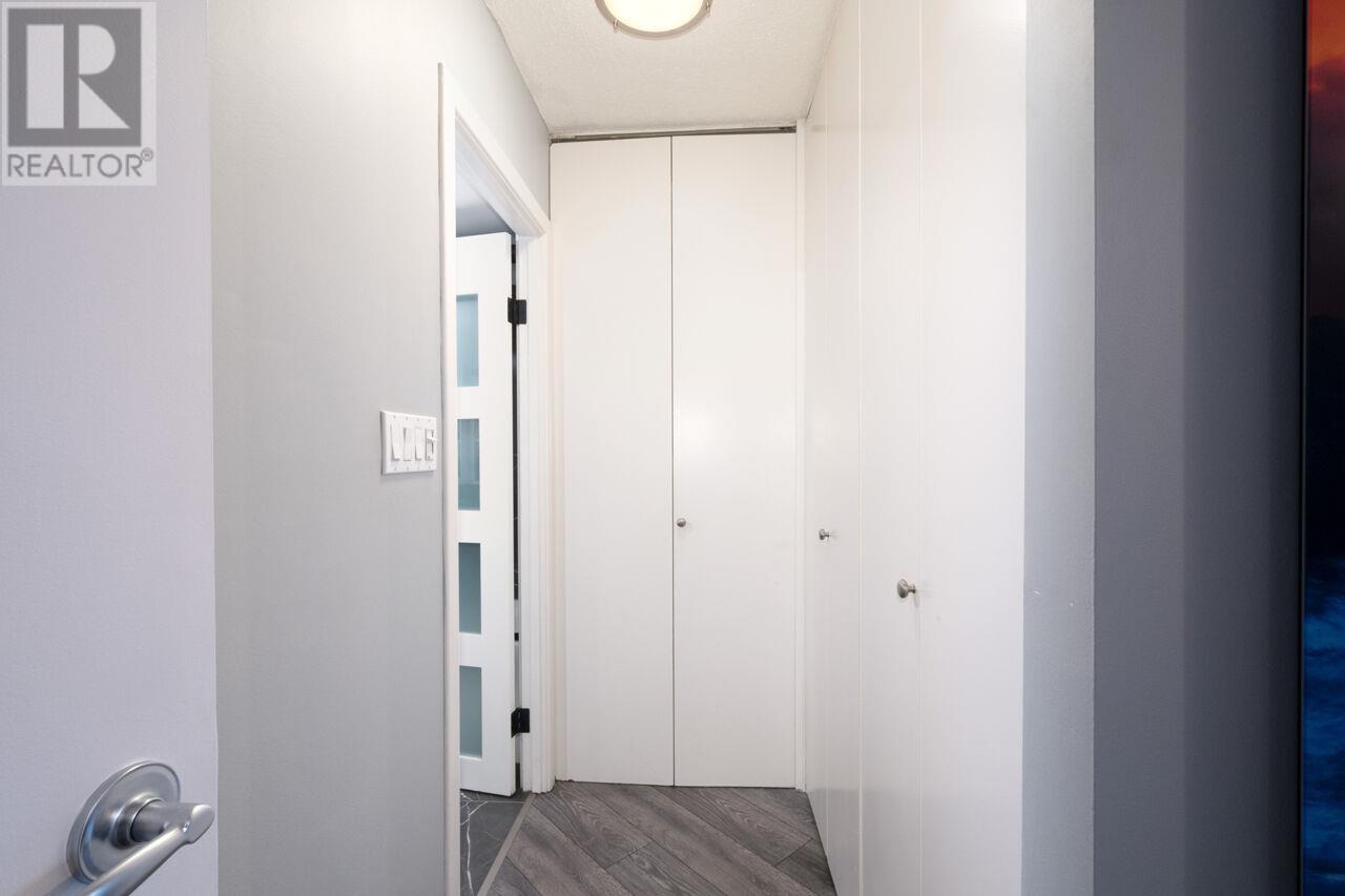 Listing Picture 21 of 35 : 805 1500 HOWE STREET, Vancouver / 溫哥華 - 魯藝地產 Yvonne Lu Group - MLS Medallion Club Member