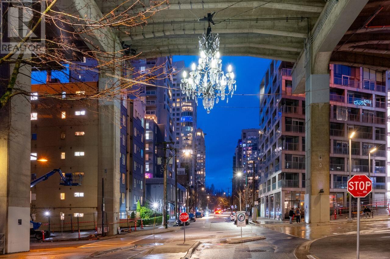 Listing Picture 30 of 35 : 805 1500 HOWE STREET, Vancouver / 溫哥華 - 魯藝地產 Yvonne Lu Group - MLS Medallion Club Member