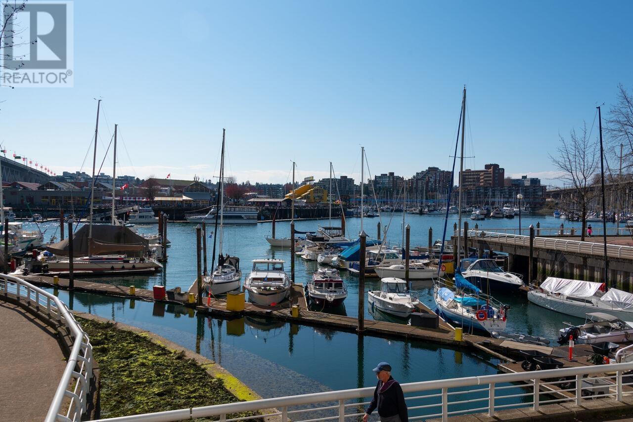 Listing Picture 34 of 35 : 805 1500 HOWE STREET, Vancouver / 溫哥華 - 魯藝地產 Yvonne Lu Group - MLS Medallion Club Member