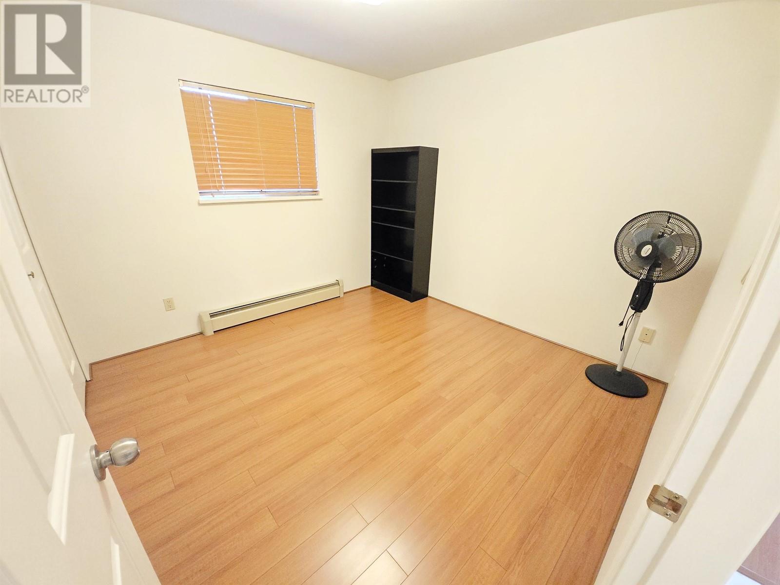 Listing Picture 15 of 22 : 3317 E 2ND AVENUE, Vancouver / 溫哥華 - 魯藝地產 Yvonne Lu Group - MLS Medallion Club Member