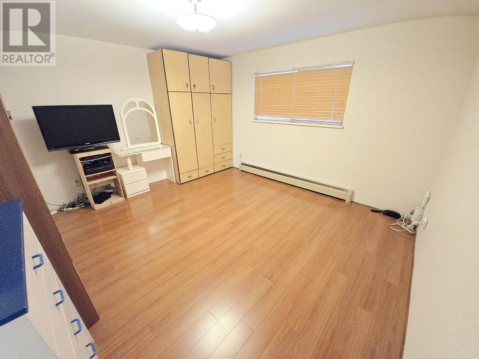 Listing Picture 18 of 22 : 3317 E 2ND AVENUE, Vancouver / 溫哥華 - 魯藝地產 Yvonne Lu Group - MLS Medallion Club Member