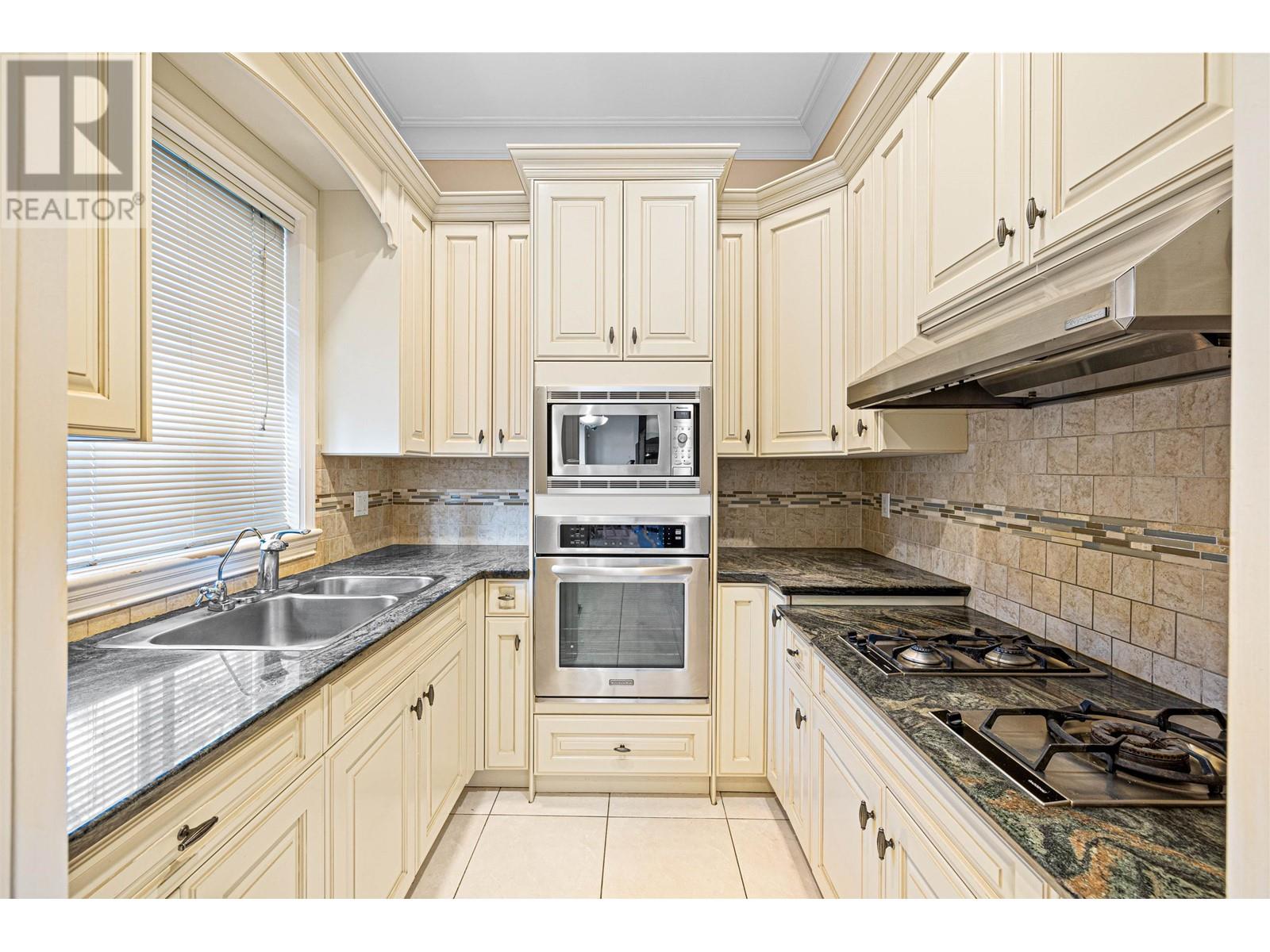 6807 Laburnum, Vancouver, British Columbia  V6P 5M8 - Photo 7 - R2971083