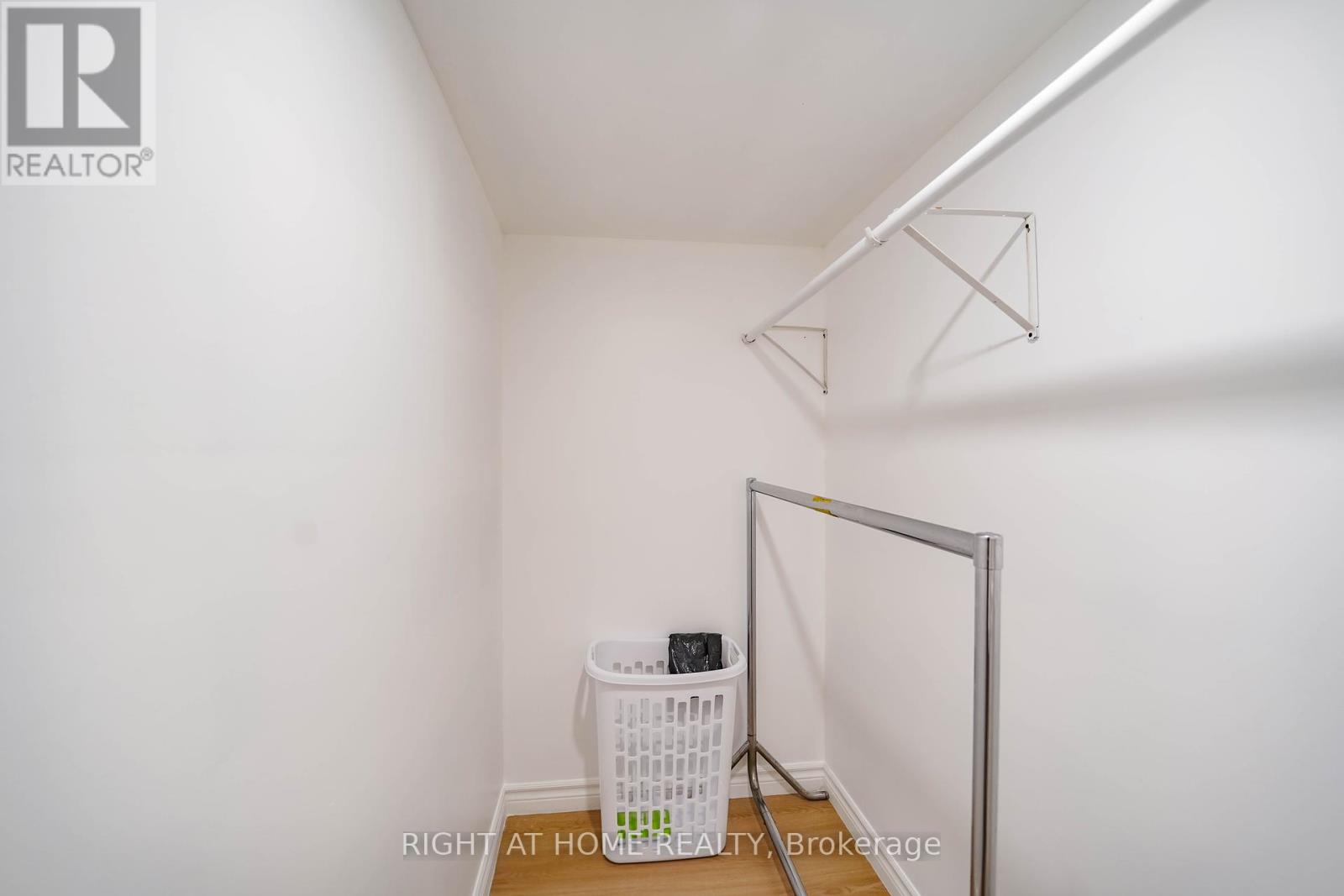 Lower - 1092 Bathurst Street, Toronto, Ontario  M5R 3G9 - Photo 19 - C10424388