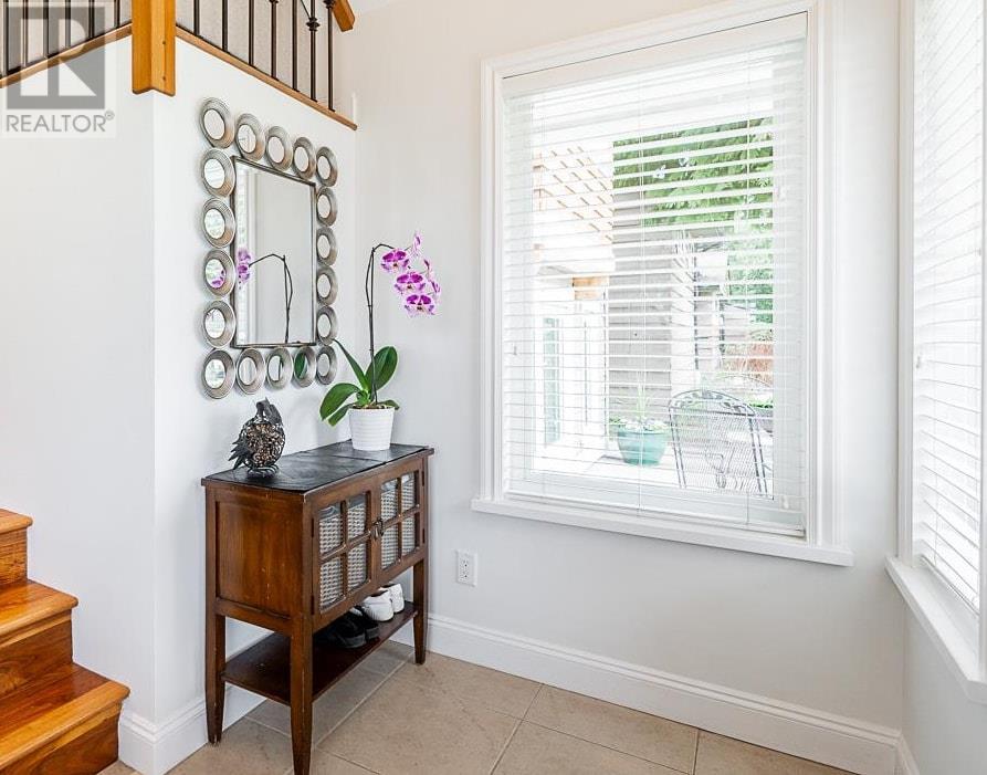 884 E 13th Street, North Vancouver, British Columbia  V7L 2M9 - Photo 3 - R2969705