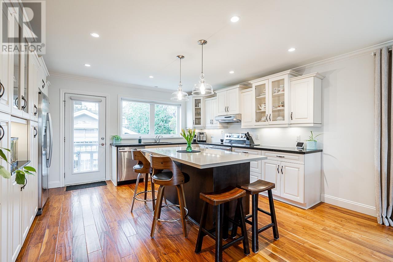 884 E 13th Street, North Vancouver, British Columbia  V7L 2M9 - Photo 12 - R2969705