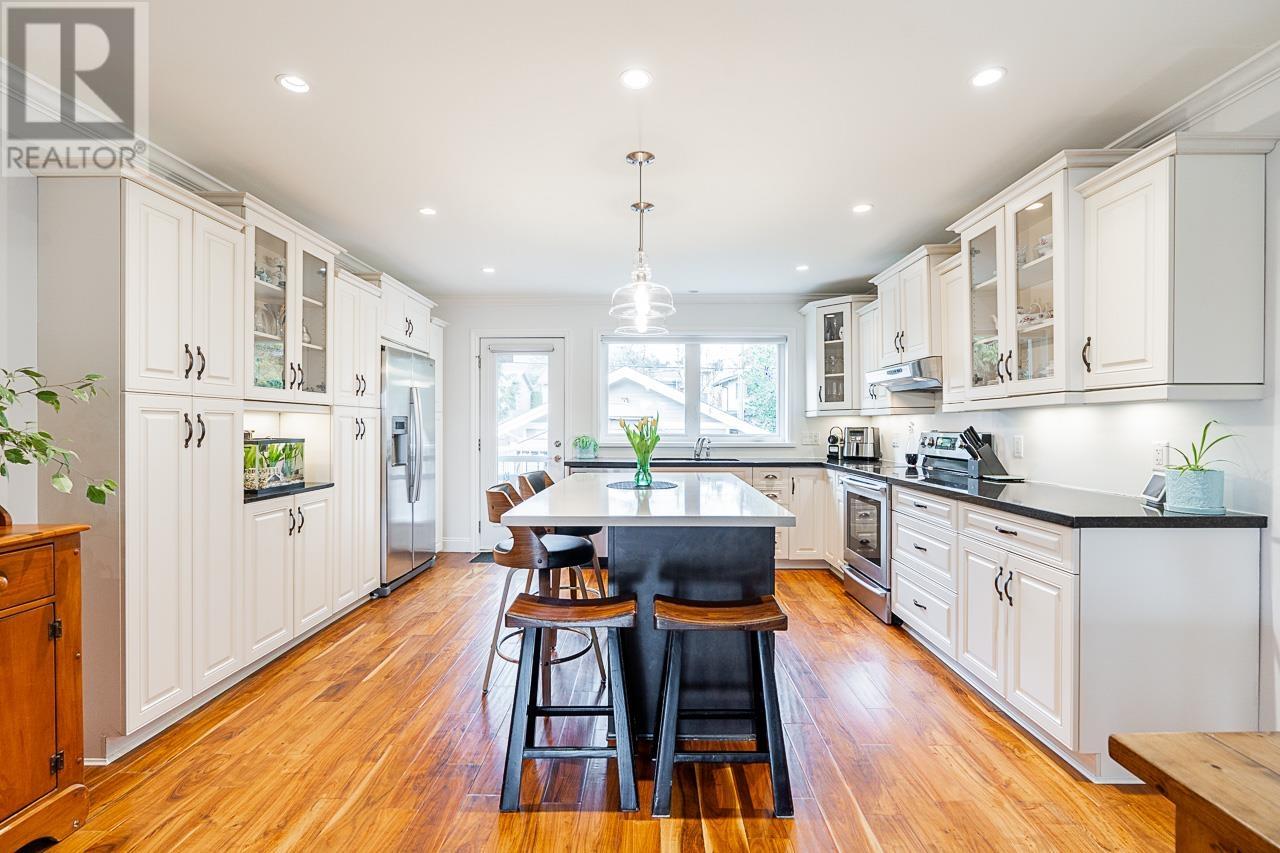 884 E 13th Street, North Vancouver, British Columbia  V7L 2M9 - Photo 11 - R2969705