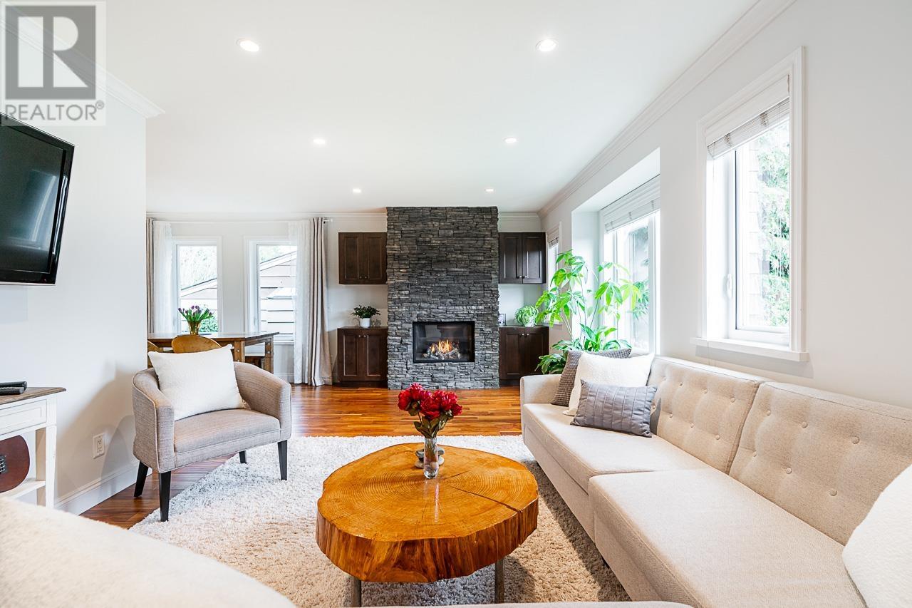 884 E 13th Street, North Vancouver, British Columbia  V7L 2M9 - Photo 5 - R2969705