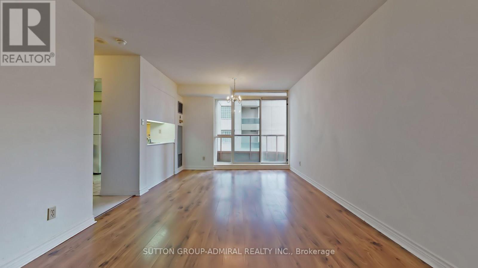 2807 - 736 Bay Street, Toronto, Ontario  M5G 1N6 - Photo 1 - C11990259