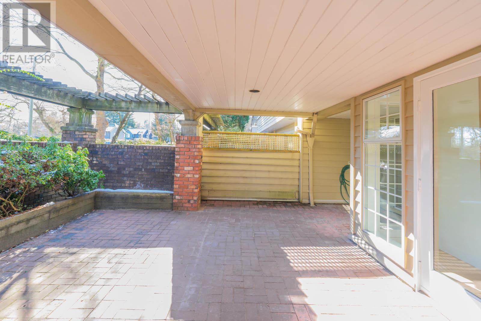 Listing Picture 16 of 33 : 205 3441 CURLE AVENUE, Burnaby / 本拿比 - 魯藝地產 Yvonne Lu Group - MLS Medallion Club Member
