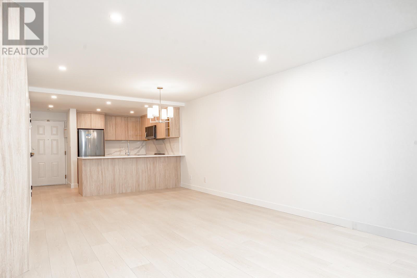 Listing Picture 13 of 33 : 205 3441 CURLE AVENUE, Burnaby / 本拿比 - 魯藝地產 Yvonne Lu Group - MLS Medallion Club Member