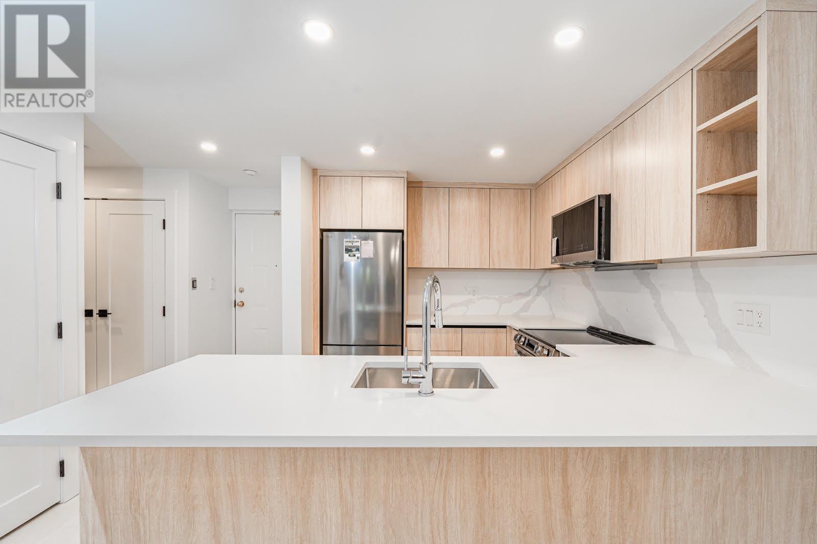 Listing Picture 7 of 33 : 205 3441 CURLE AVENUE, Burnaby / 本拿比 - 魯藝地產 Yvonne Lu Group - MLS Medallion Club Member