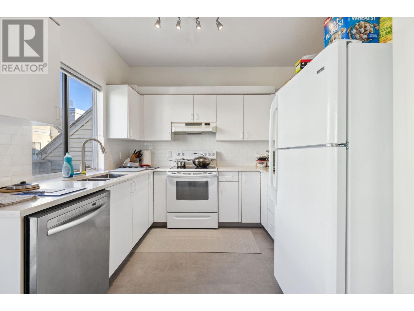 Listing Picture 14 of 24 : 30 12500 MCNEELY DRIVE, Richmond / 烈治文 - 魯藝地產 Yvonne Lu Group - MLS Medallion Club Member