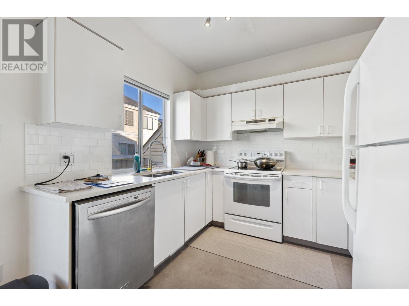 Listing Picture 15 of 24 : 30 12500 MCNEELY DRIVE, Richmond / 烈治文 - 魯藝地產 Yvonne Lu Group - MLS Medallion Club Member