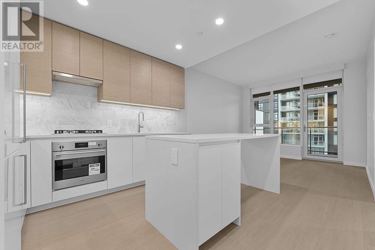 Listing Picture 3 of 21 : 2710 2108 GILMORE AVENUE, Burnaby / 本拿比 - 魯藝地產 Yvonne Lu Group - MLS Medallion Club Member