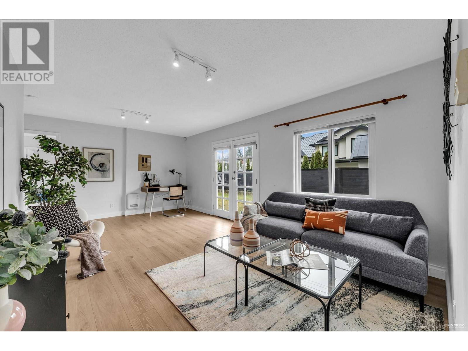 1033 Kennedy Avenue, North Vancouver, British Columbia  V7R 1L6 - Photo 14 - R2971089