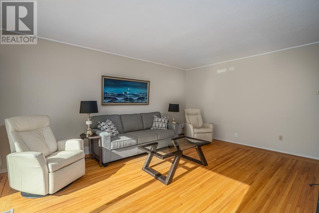 Property at 1069 SHAVINGTON STREET image 4