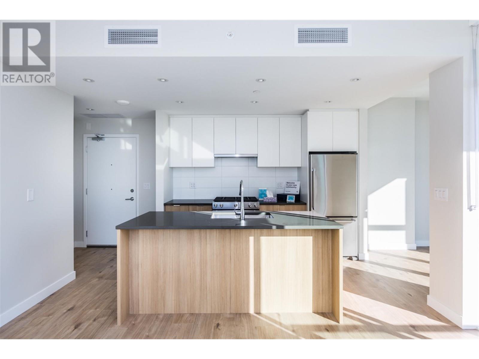 Listing Picture 7 of 33 : 1309 3430 E KENT AVENUE SOUTH, Vancouver / 溫哥華 - 魯藝地產 Yvonne Lu Group - MLS Medallion Club Member