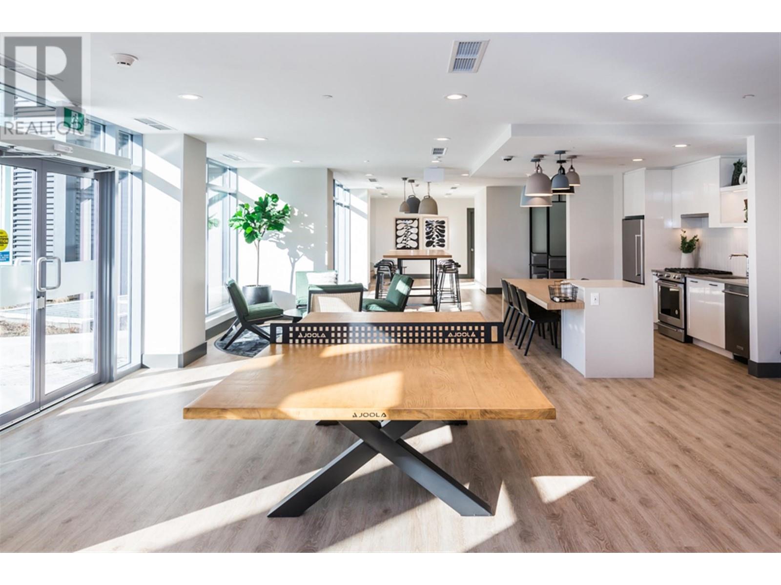 Listing Picture 26 of 33 : 1309 3430 E KENT AVENUE SOUTH, Vancouver / 溫哥華 - 魯藝地產 Yvonne Lu Group - MLS Medallion Club Member