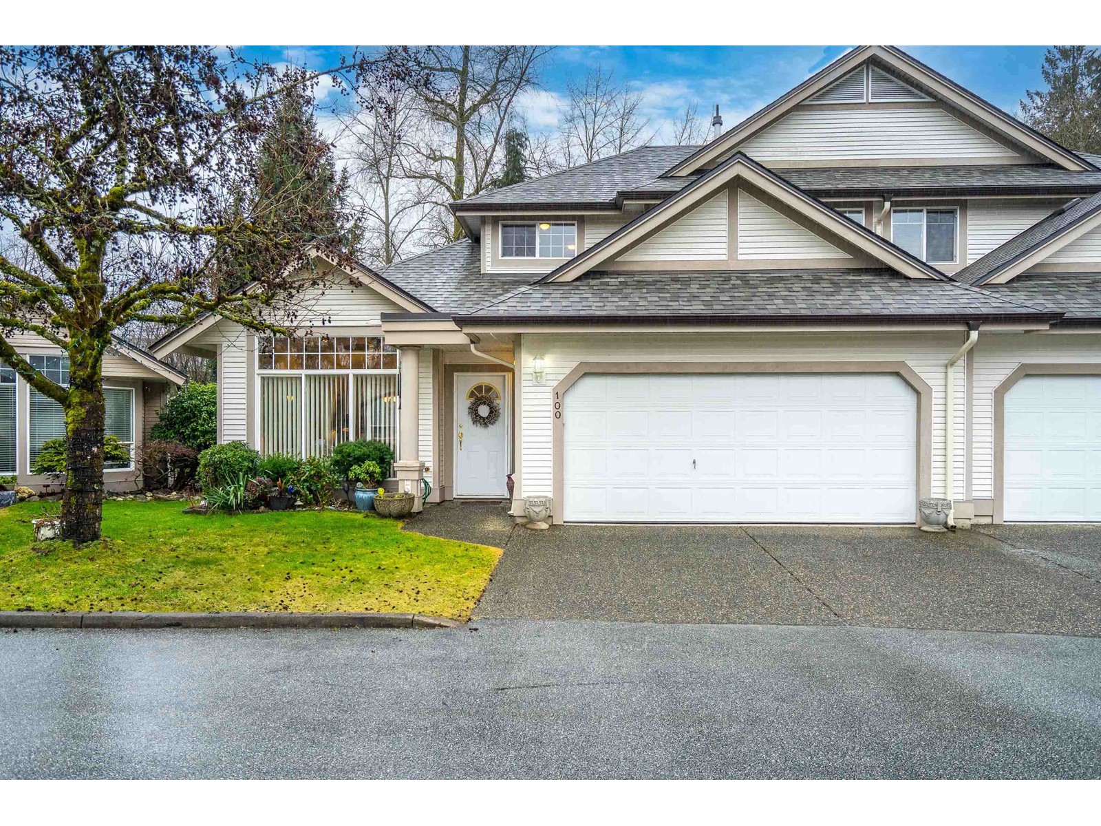 100 9025 216th Street, Langley, British Columbia  V1M 2X6 - Photo 1 - R2970635