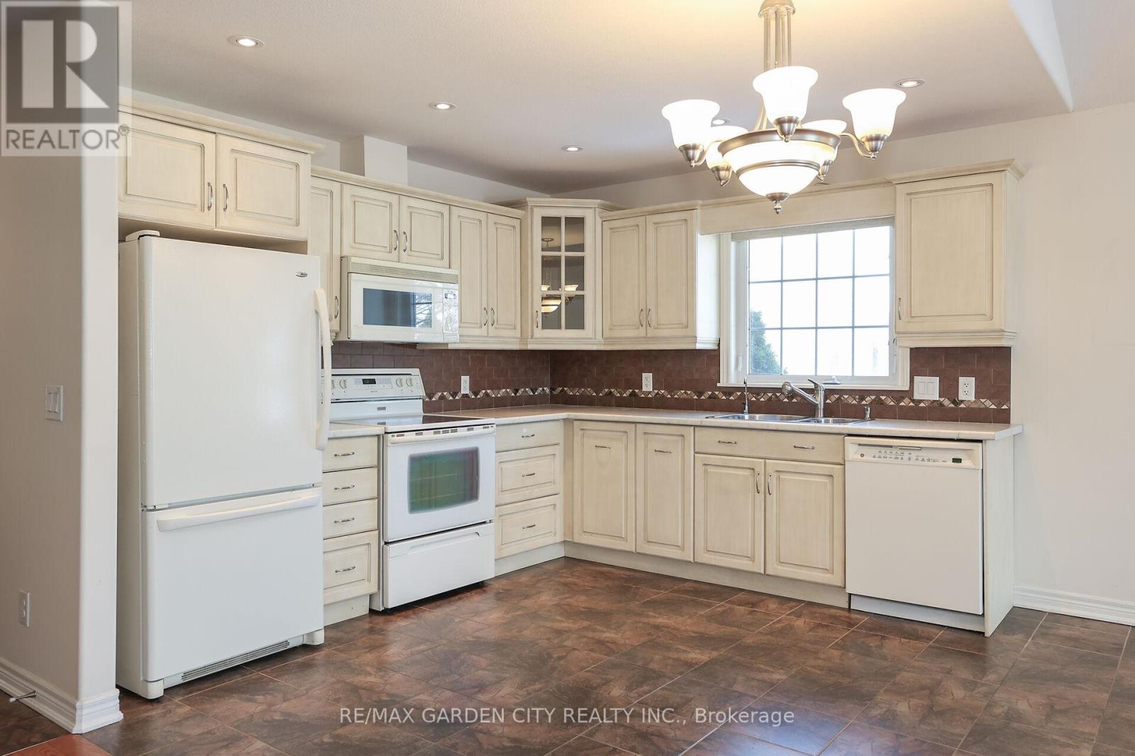 #5 - 603 Welland Avenue E, St. Catharines, Ontario  L2M 0A6 - Photo 4 - X11990344