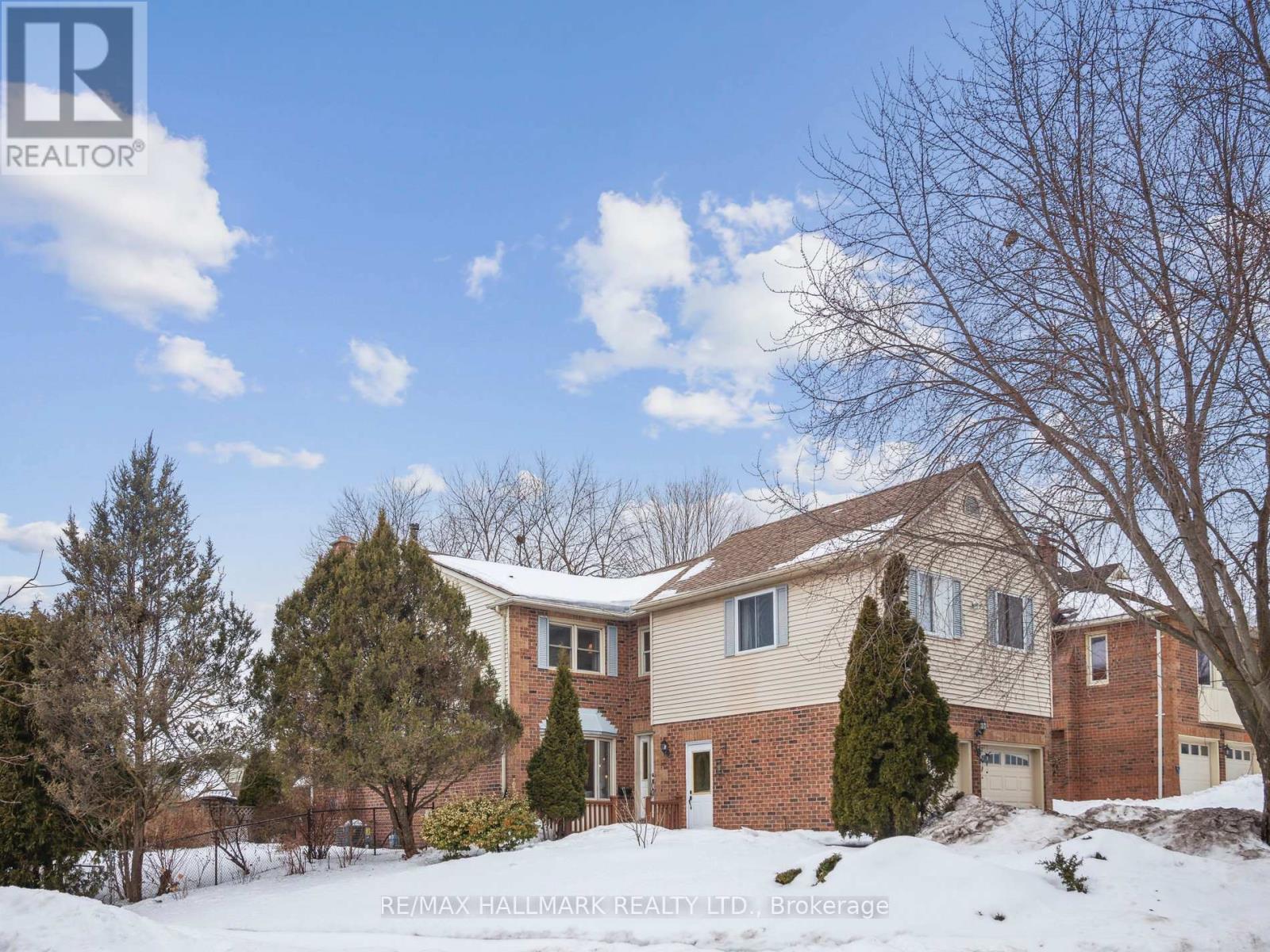 39 PEEVERS CRESCENT, Newmarket, Ontario