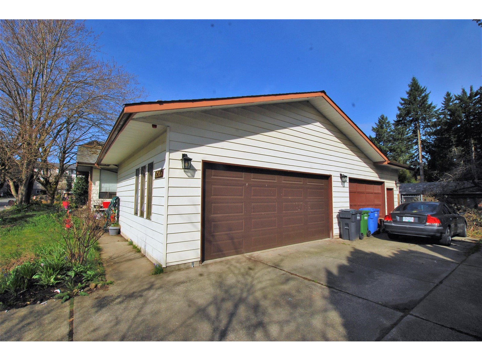 Property at 32365 DIAMOND CRESCENT image 2