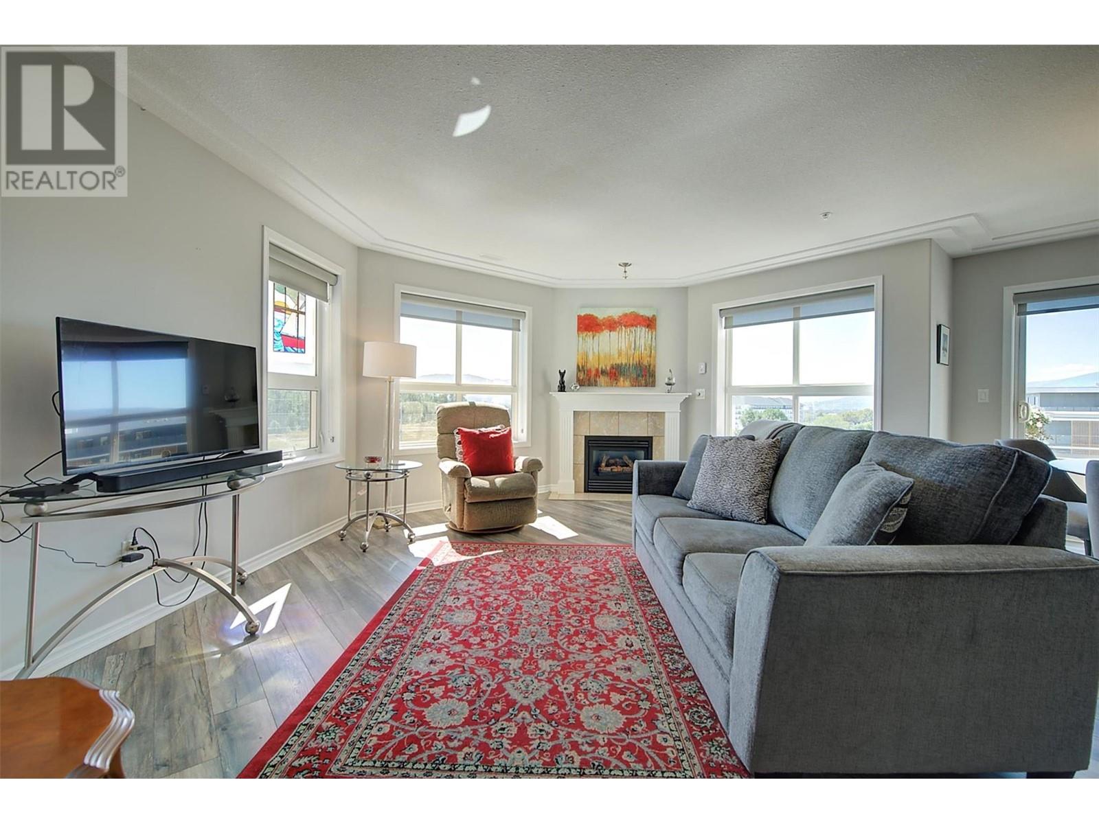 Property at 1967 Underhill Street Unit# 602 image 3