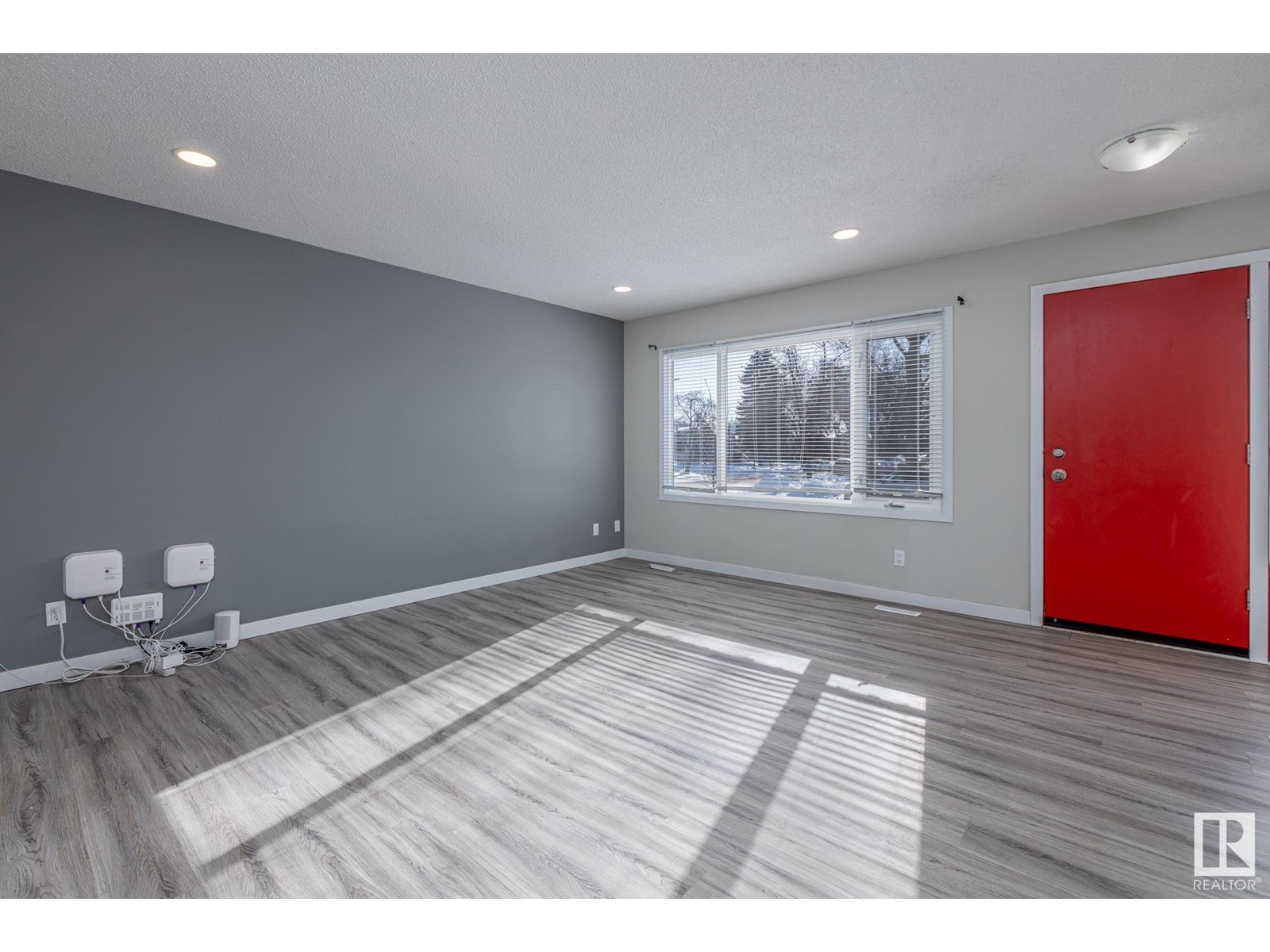 Property at 8504 121 AV NW image 1