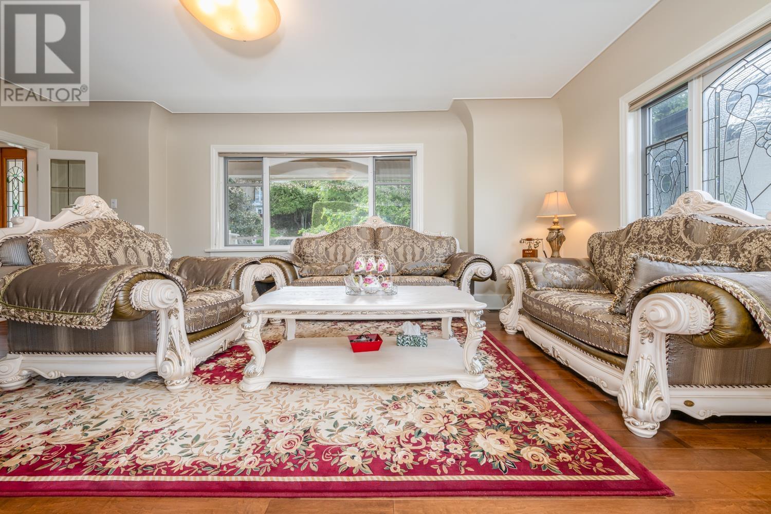 Property at 4389 LOCARNO CRESCENT image 5