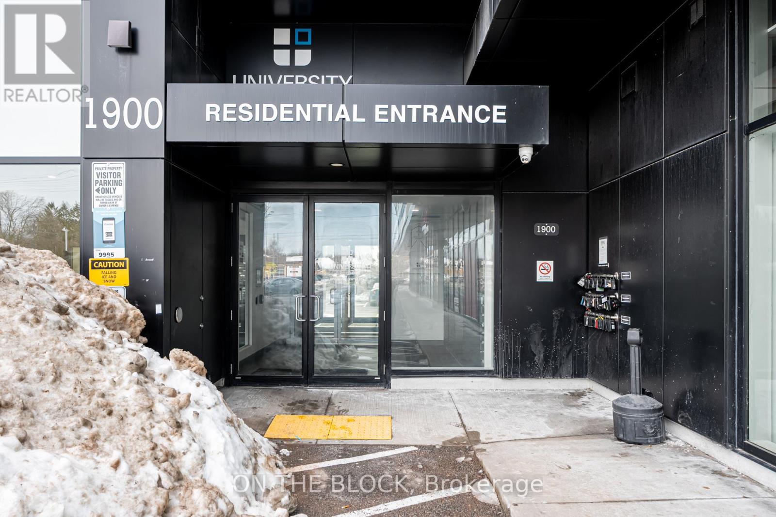 Property at 223 - 1900 SIMCOE STREET N image 3