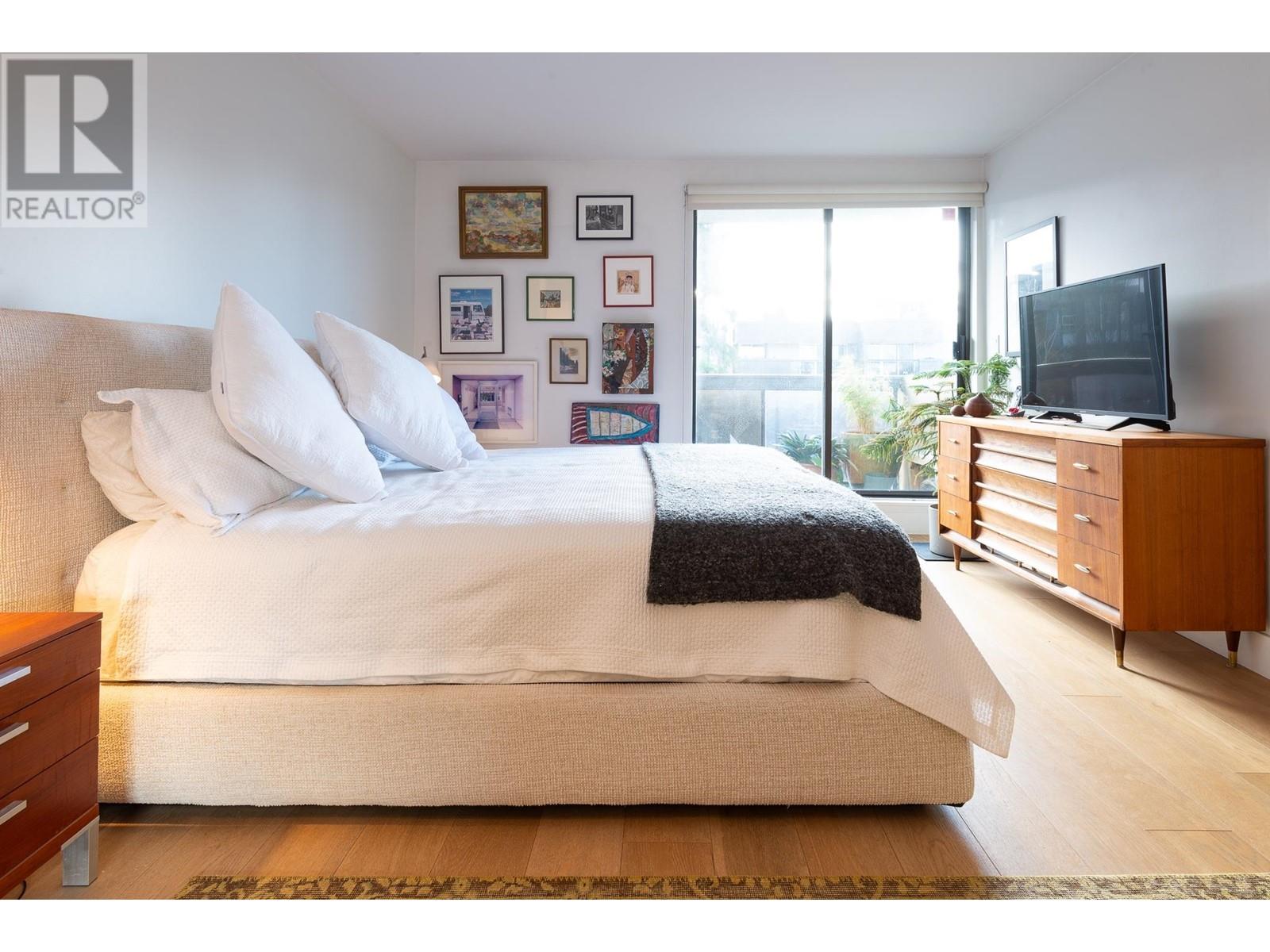 Listing Picture 17 of 38 : 301 1337 W 10TH AVENUE, Vancouver / 溫哥華 - 魯藝地產 Yvonne Lu Group - MLS Medallion Club Member