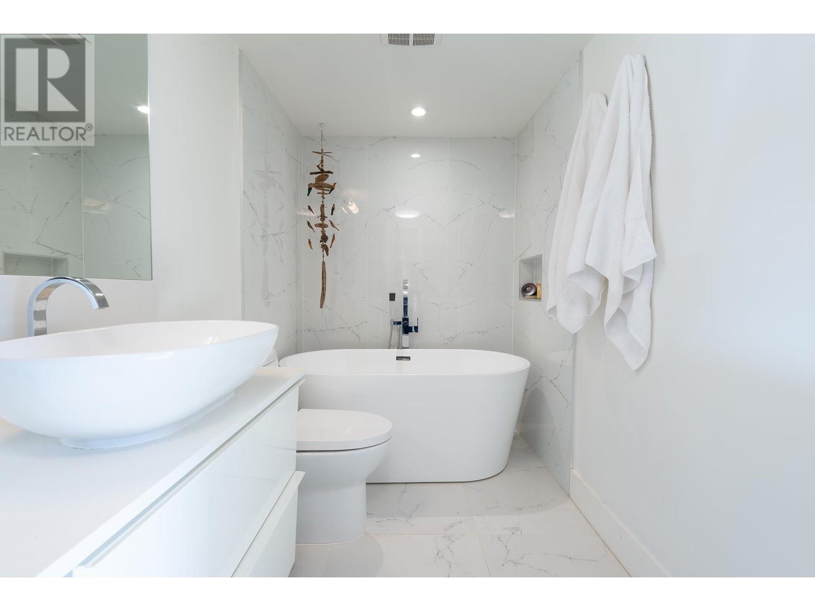 Listing Picture 21 of 38 : 301 1337 W 10TH AVENUE, Vancouver / 溫哥華 - 魯藝地產 Yvonne Lu Group - MLS Medallion Club Member