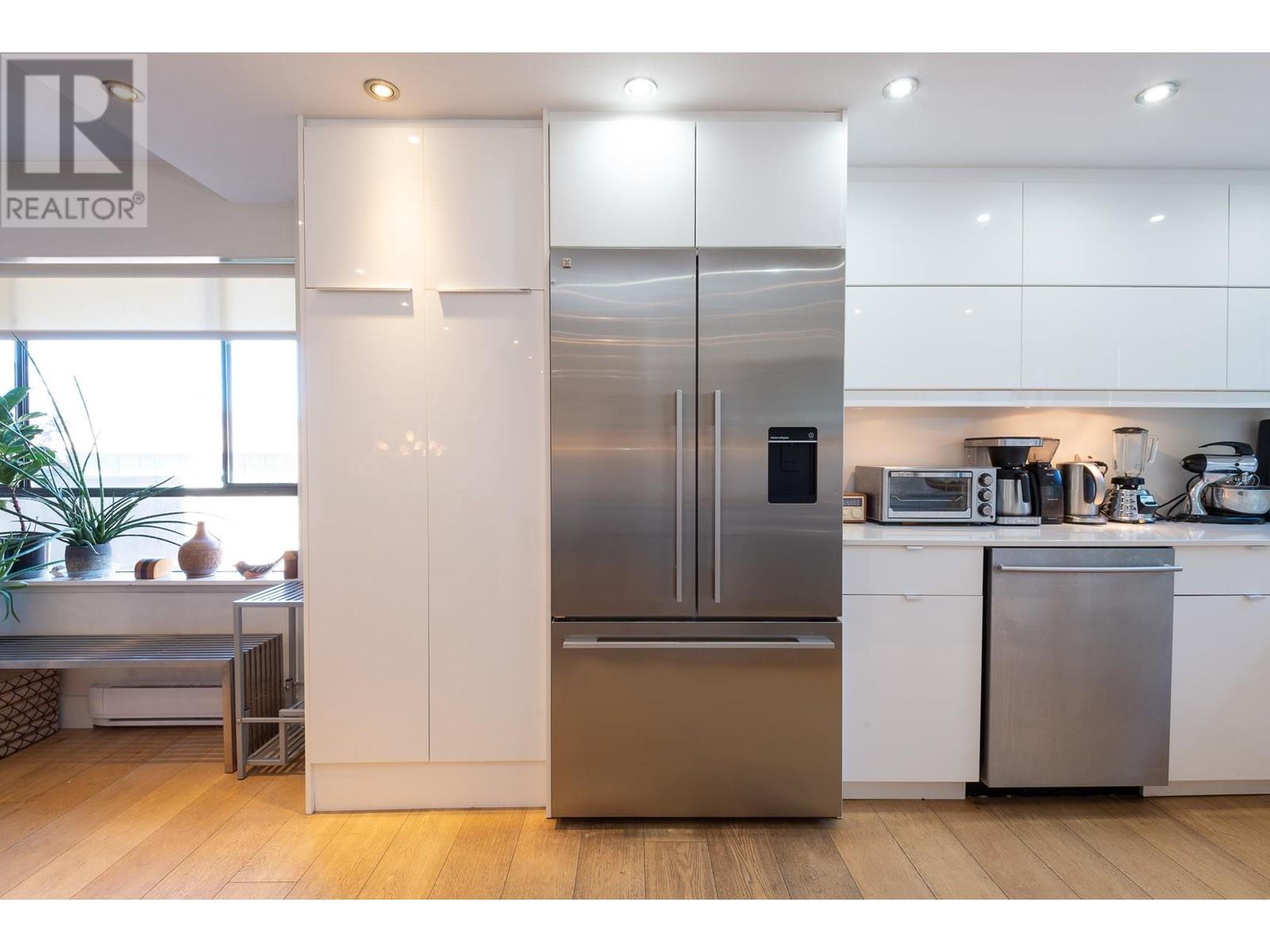 Listing Picture 3 of 38 : 301 1337 W 10TH AVENUE, Vancouver / 溫哥華 - 魯藝地產 Yvonne Lu Group - MLS Medallion Club Member