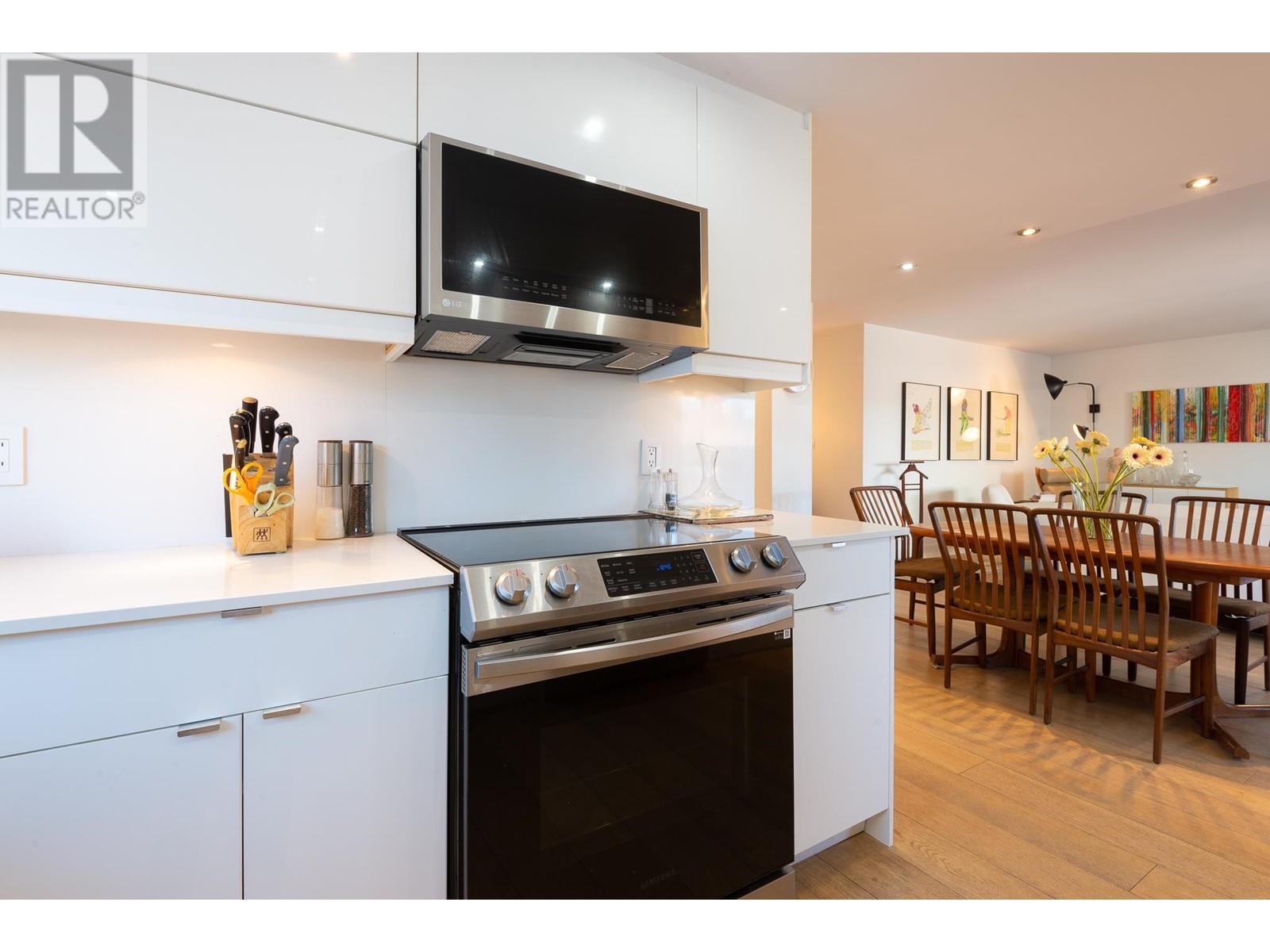 Listing Picture 5 of 38 : 301 1337 W 10TH AVENUE, Vancouver / 溫哥華 - 魯藝地產 Yvonne Lu Group - MLS Medallion Club Member