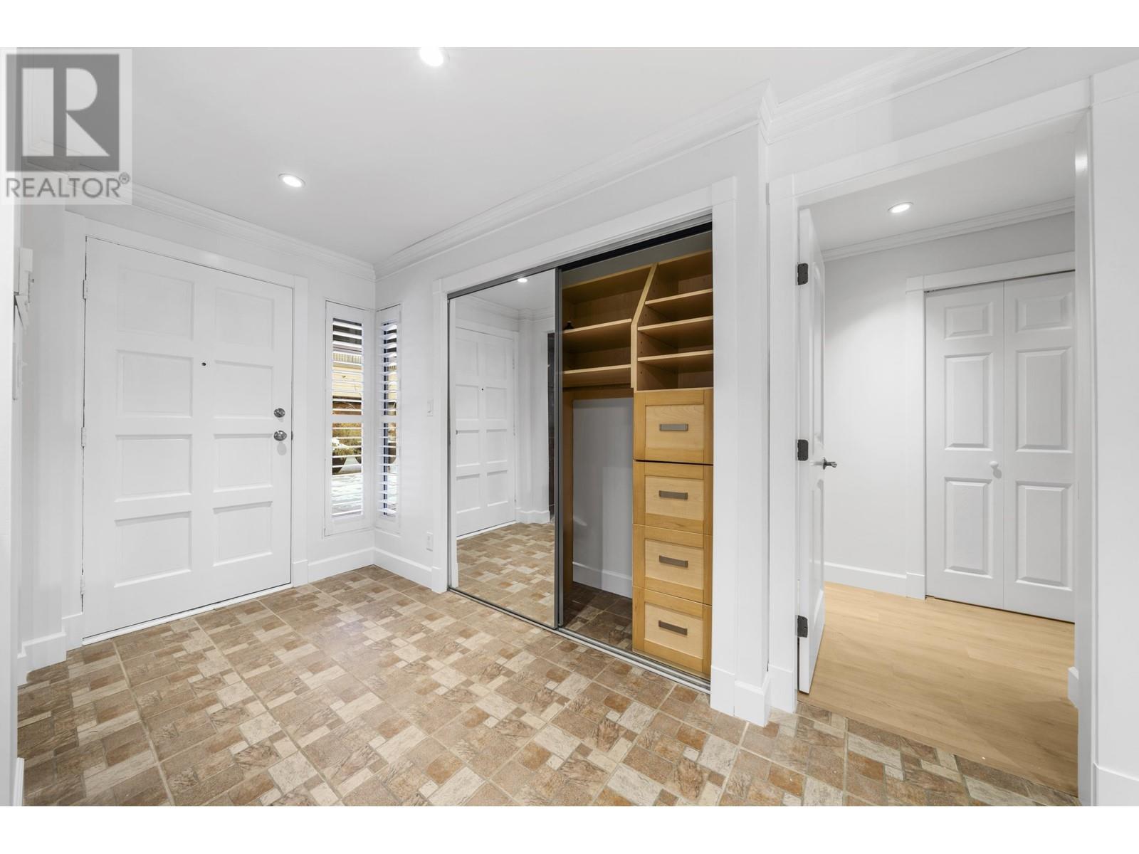 214 333 Wethersfield Drive, Vancouver, British Columbia  V5X 4M9 - Photo 4 - R2971208