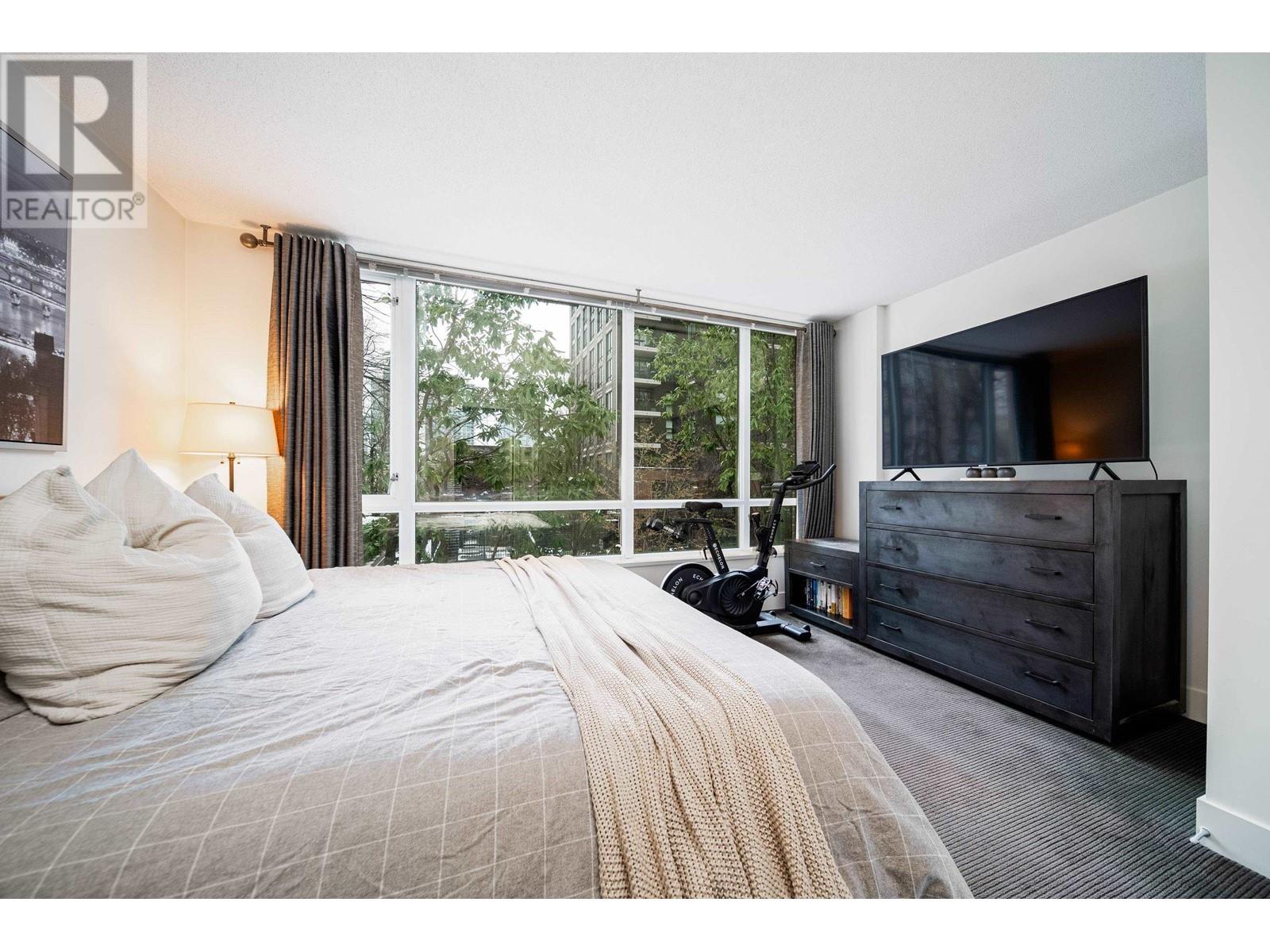 Listing Picture 14 of 39 : TH103 1088 RICHARDS STREET, Vancouver / 溫哥華 - 魯藝地產 Yvonne Lu Group - MLS Medallion Club Member