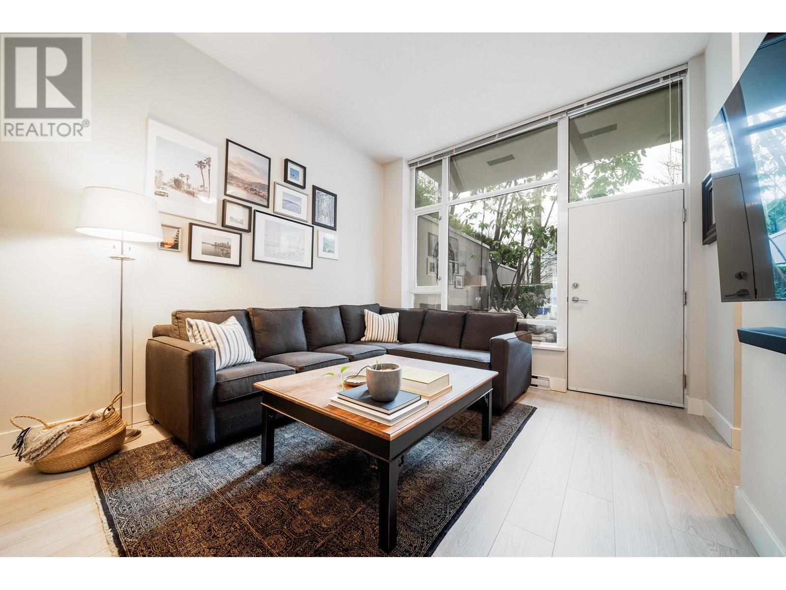 Listing Picture 2 of 39 : TH103 1088 RICHARDS STREET, Vancouver / 溫哥華 - 魯藝地產 Yvonne Lu Group - MLS Medallion Club Member