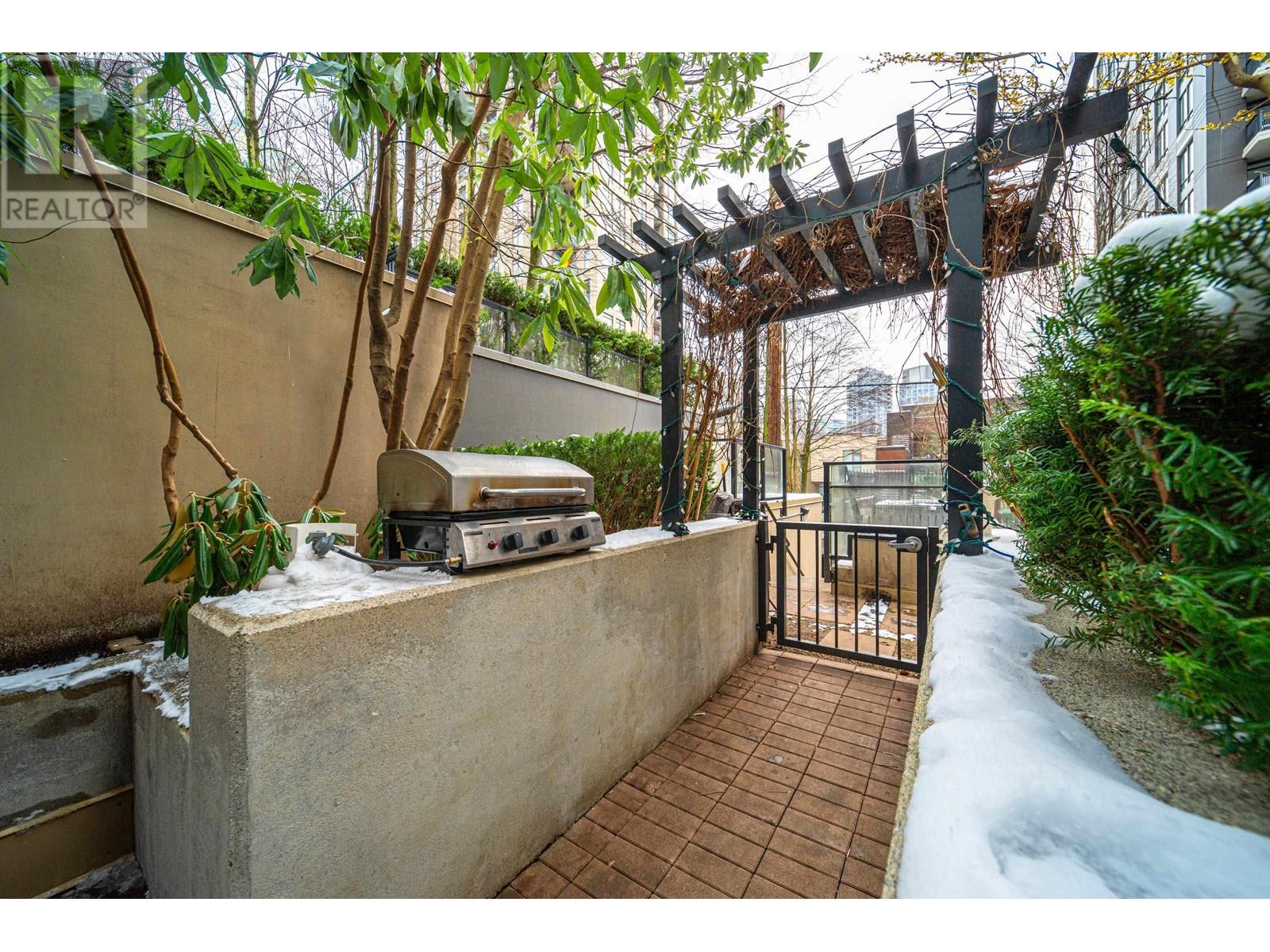 Listing Picture 27 of 39 : TH103 1088 RICHARDS STREET, Vancouver / 溫哥華 - 魯藝地產 Yvonne Lu Group - MLS Medallion Club Member