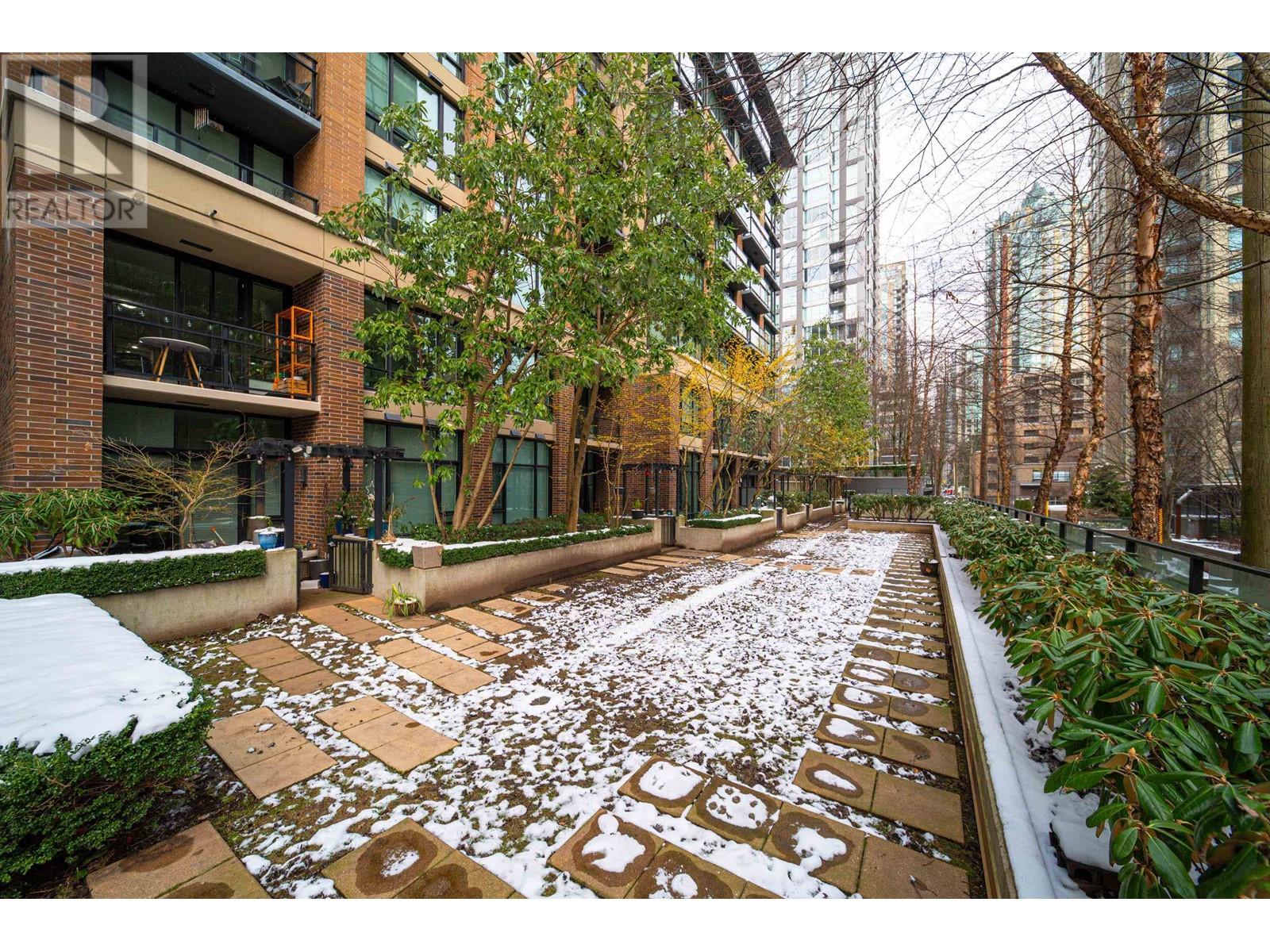 Listing Picture 30 of 39 : TH103 1088 RICHARDS STREET, Vancouver / 溫哥華 - 魯藝地產 Yvonne Lu Group - MLS Medallion Club Member