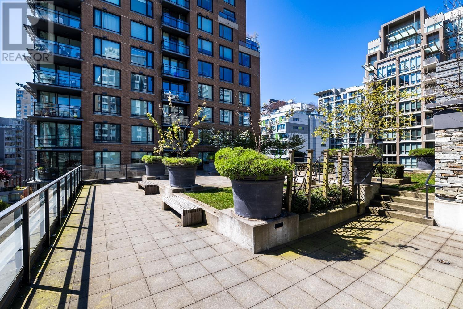 Listing Picture 38 of 39 : TH103 1088 RICHARDS STREET, Vancouver / 溫哥華 - 魯藝地產 Yvonne Lu Group - MLS Medallion Club Member