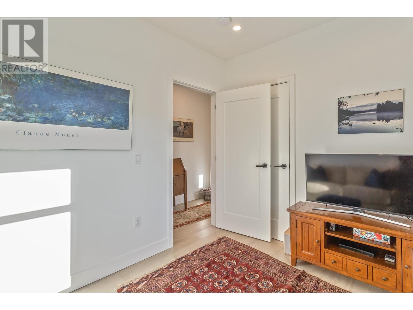 Listing Picture 13 of 25 : 3188 INVERNESS STREET, Vancouver / 溫哥華 - 魯藝地產 Yvonne Lu Group - MLS Medallion Club Member