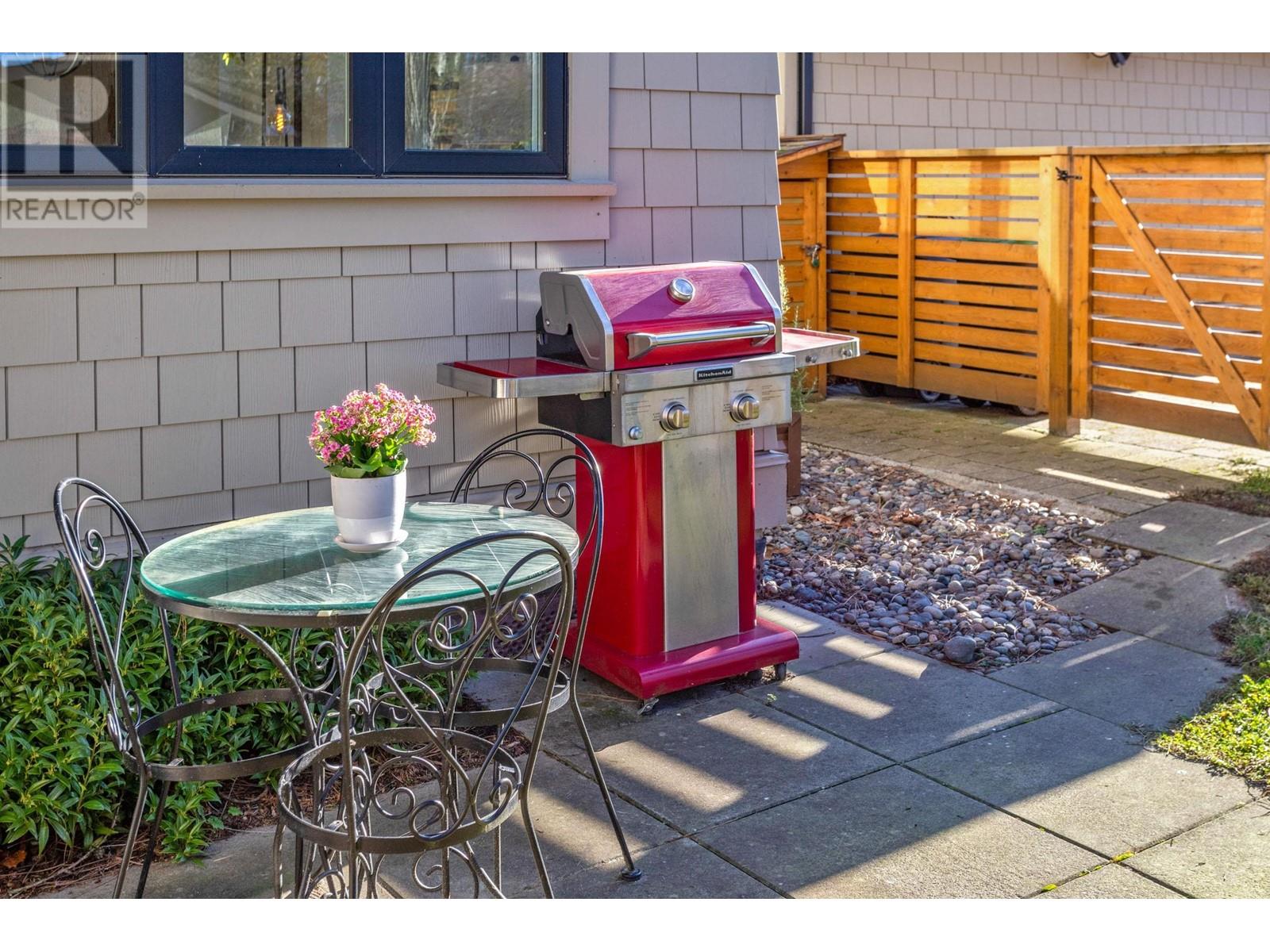 Listing Picture 21 of 25 : 3188 INVERNESS STREET, Vancouver / 溫哥華 - 魯藝地產 Yvonne Lu Group - MLS Medallion Club Member