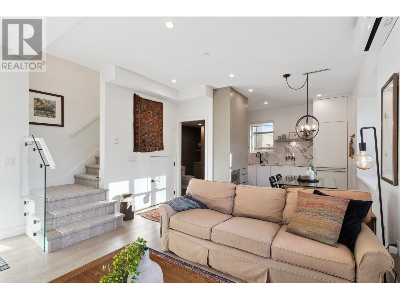 Listing Picture 7 of 25 : 3188 INVERNESS STREET, Vancouver / 溫哥華 - 魯藝地產 Yvonne Lu Group - MLS Medallion Club Member