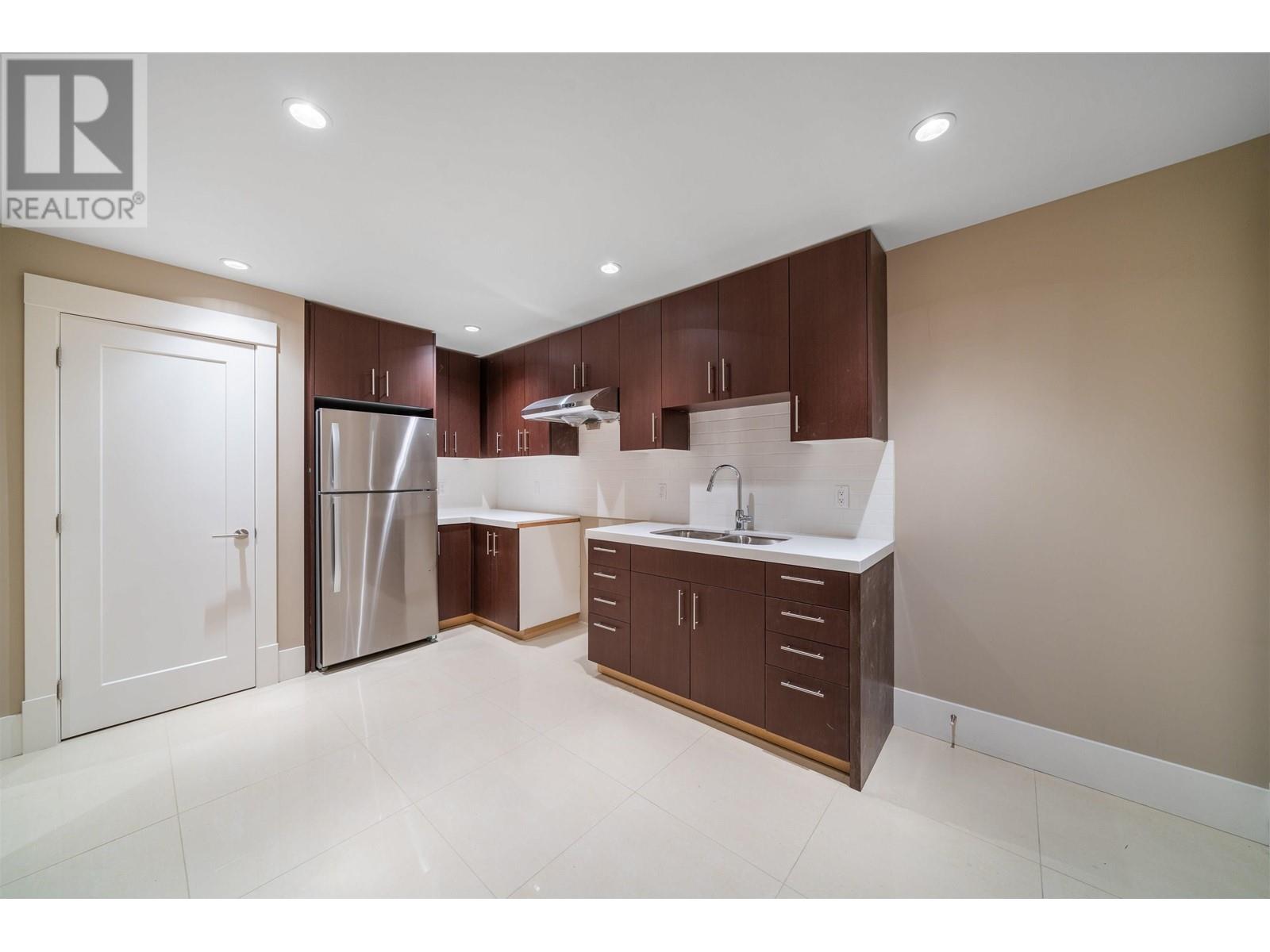 7698 Wheater Court, Burnaby, British Columbia  V5E 2A3 - Photo 28 - R2971087