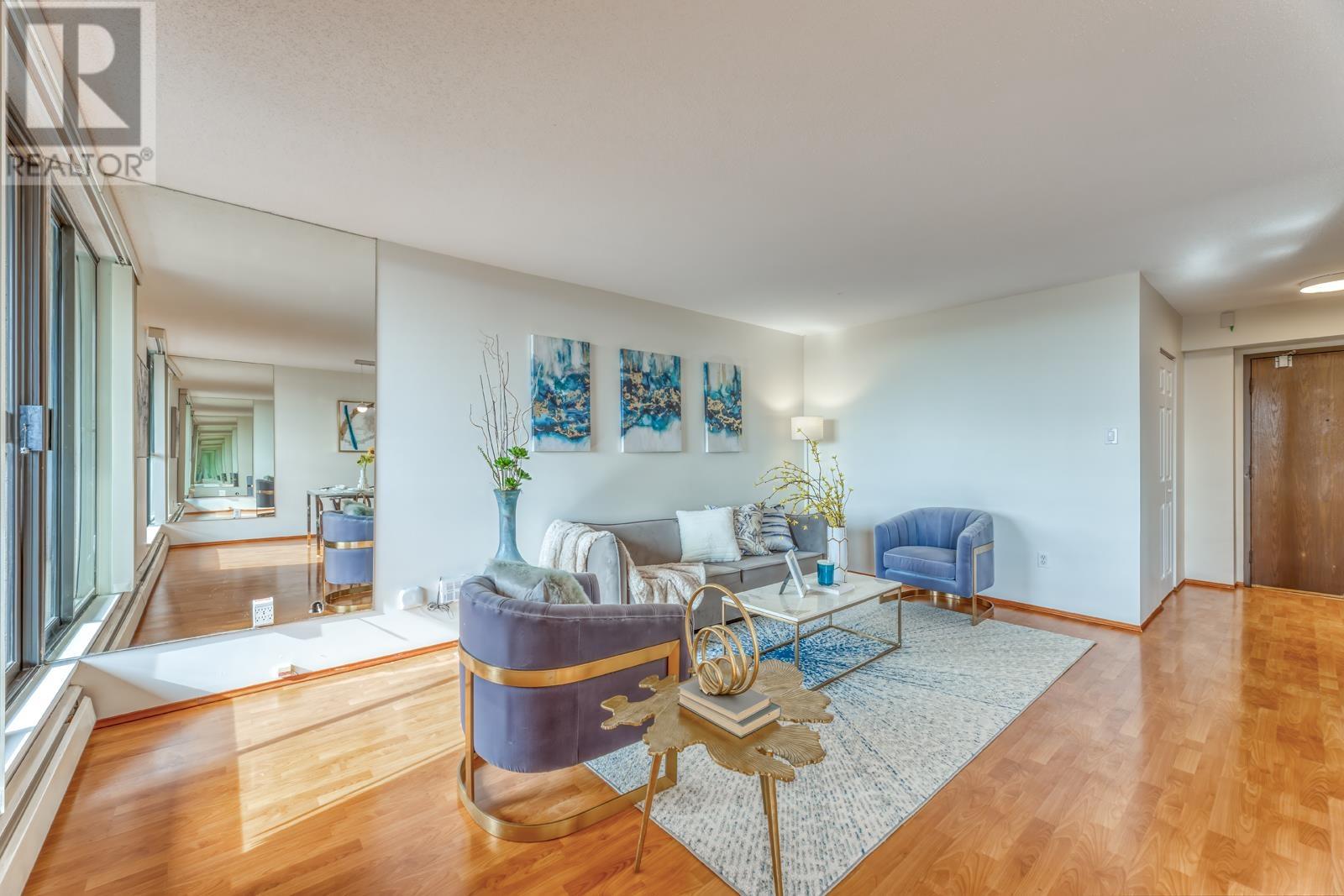 Listing Picture 9 of 40 : 2304 3755 BARTLETT COURT, Burnaby / 本拿比 - 魯藝地產 Yvonne Lu Group - MLS Medallion Club Member