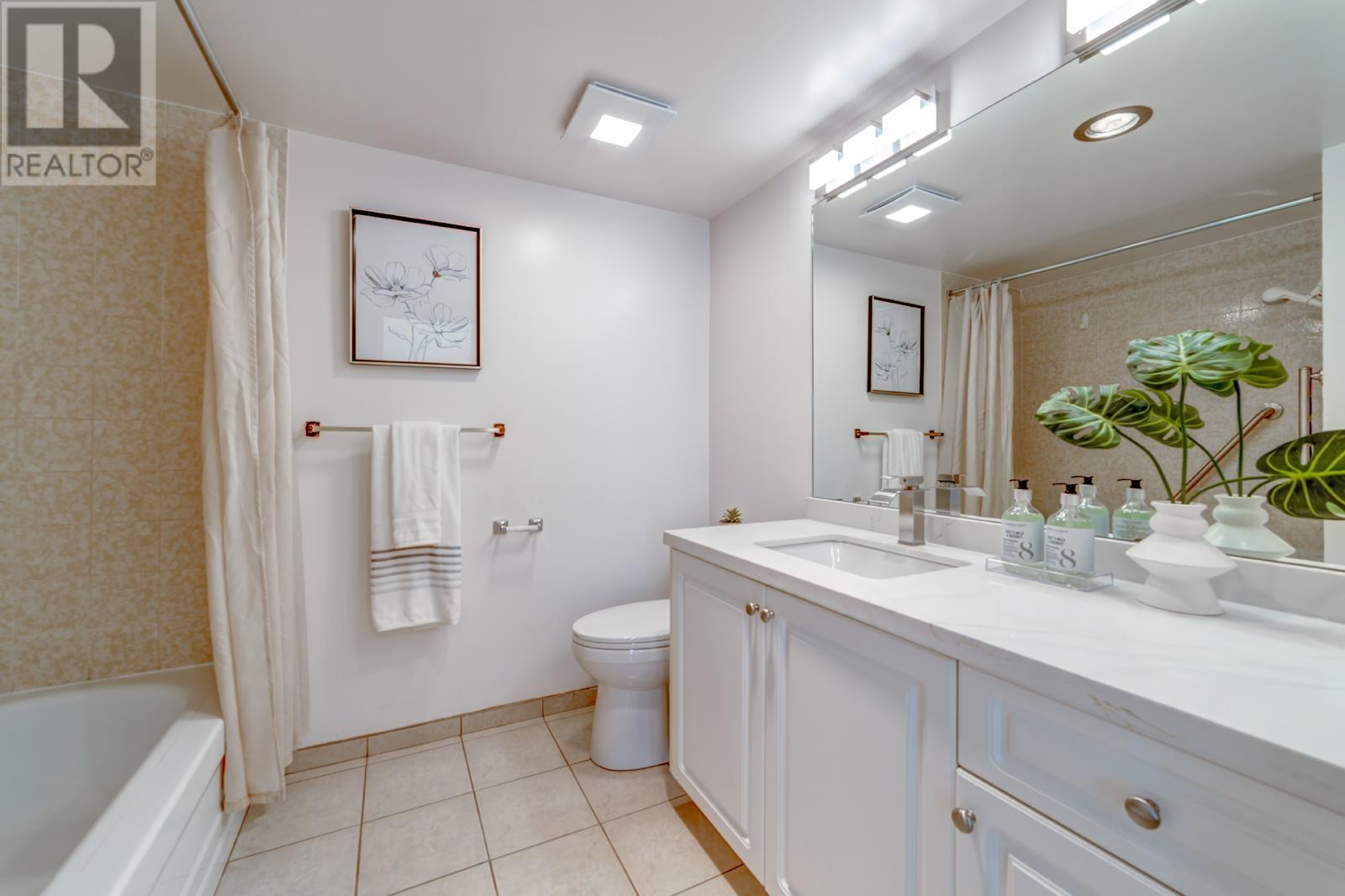 Listing Picture 19 of 40 : 2304 3755 BARTLETT COURT, Burnaby / 本拿比 - 魯藝地產 Yvonne Lu Group - MLS Medallion Club Member