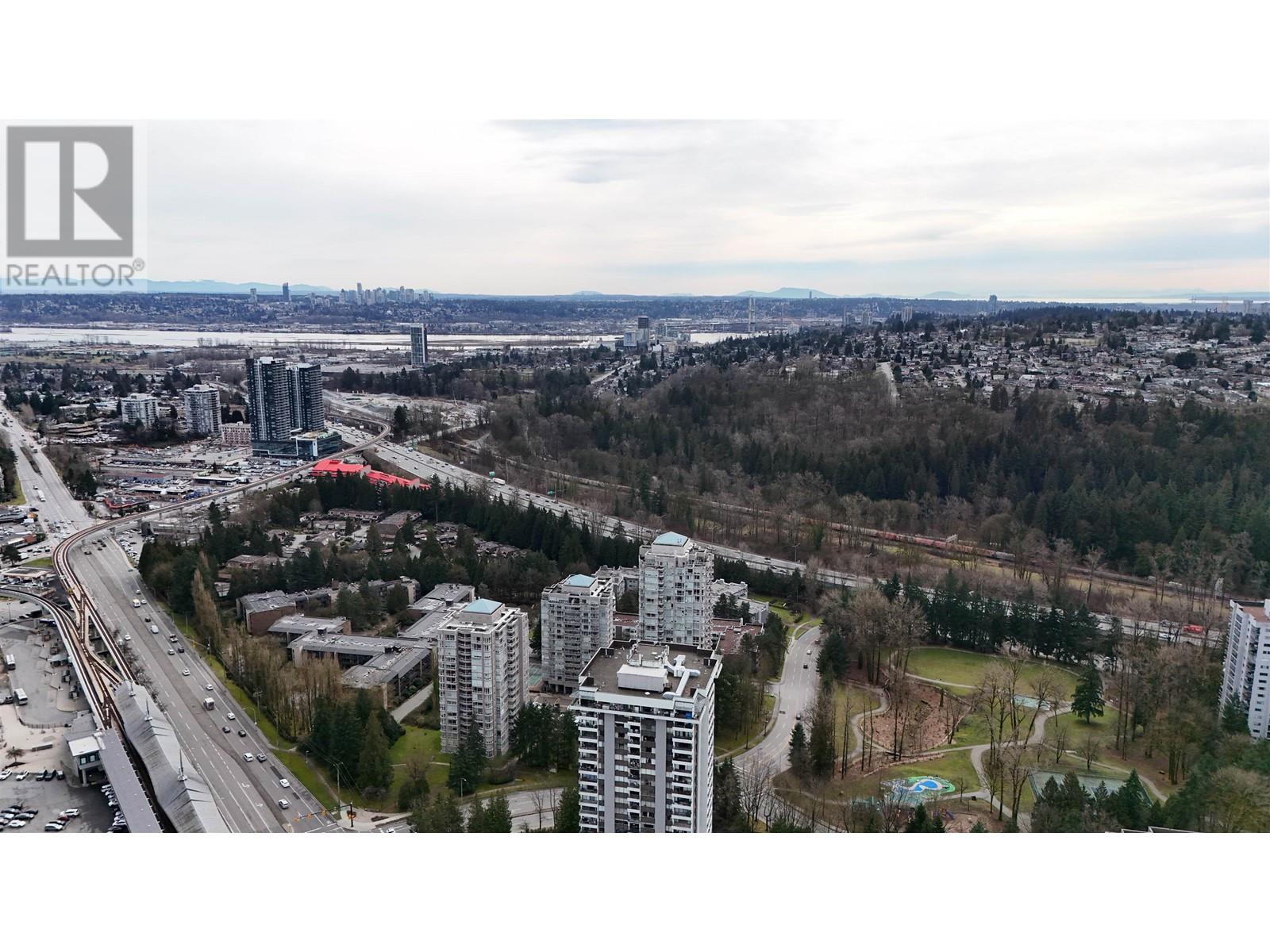 Listing Picture 38 of 40 : 2304 3755 BARTLETT COURT, Burnaby / 本拿比 - 魯藝地產 Yvonne Lu Group - MLS Medallion Club Member